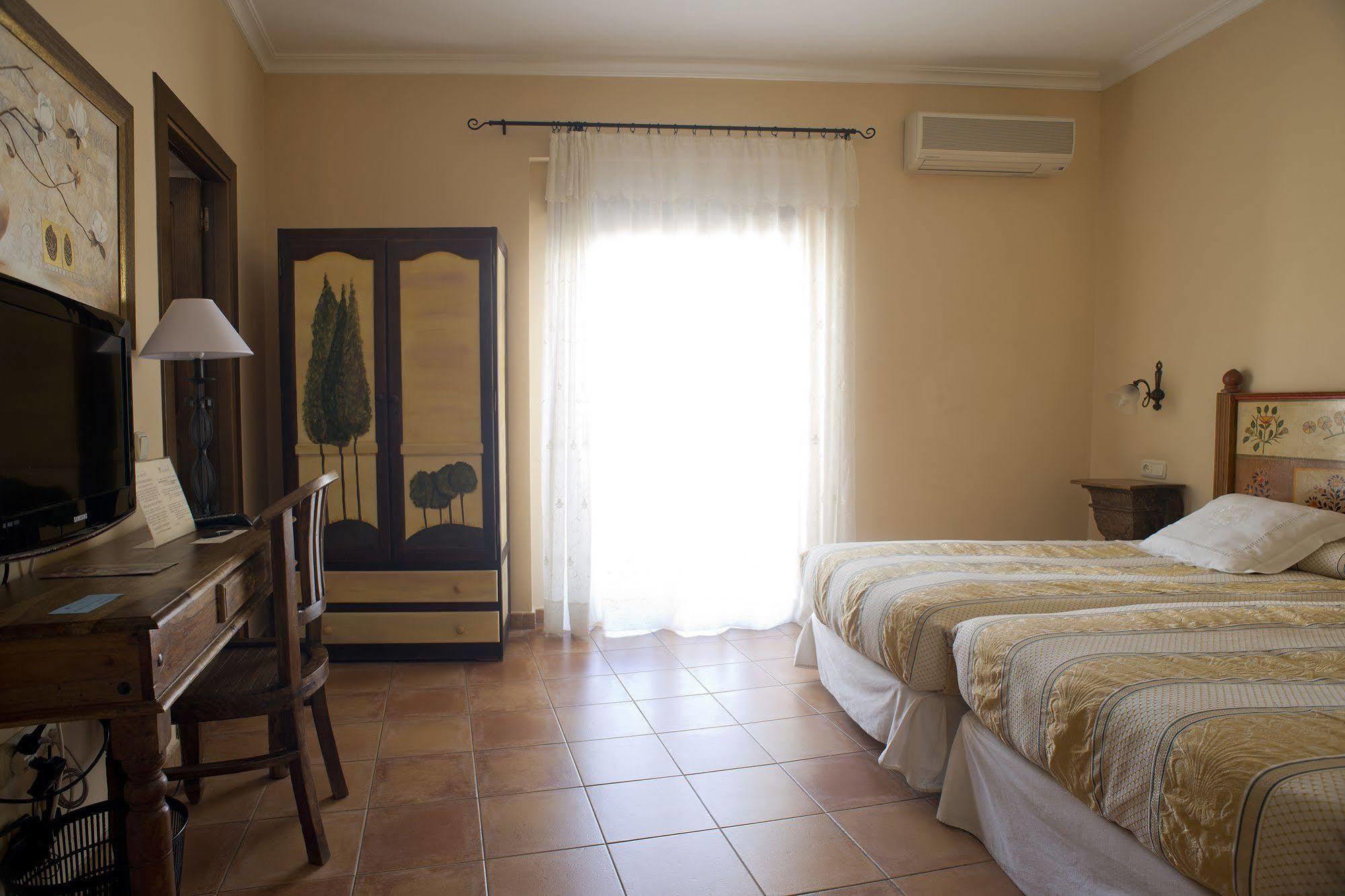 Don Carlos Hotel Caces